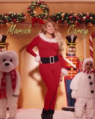 Mariah Carey Canzone Di Natale.Dopo 25 Anni Mariah Carey Torna Con Un Nuovo Videoclip Di All I Want For Christmas Is You Giornale Di Sicilia